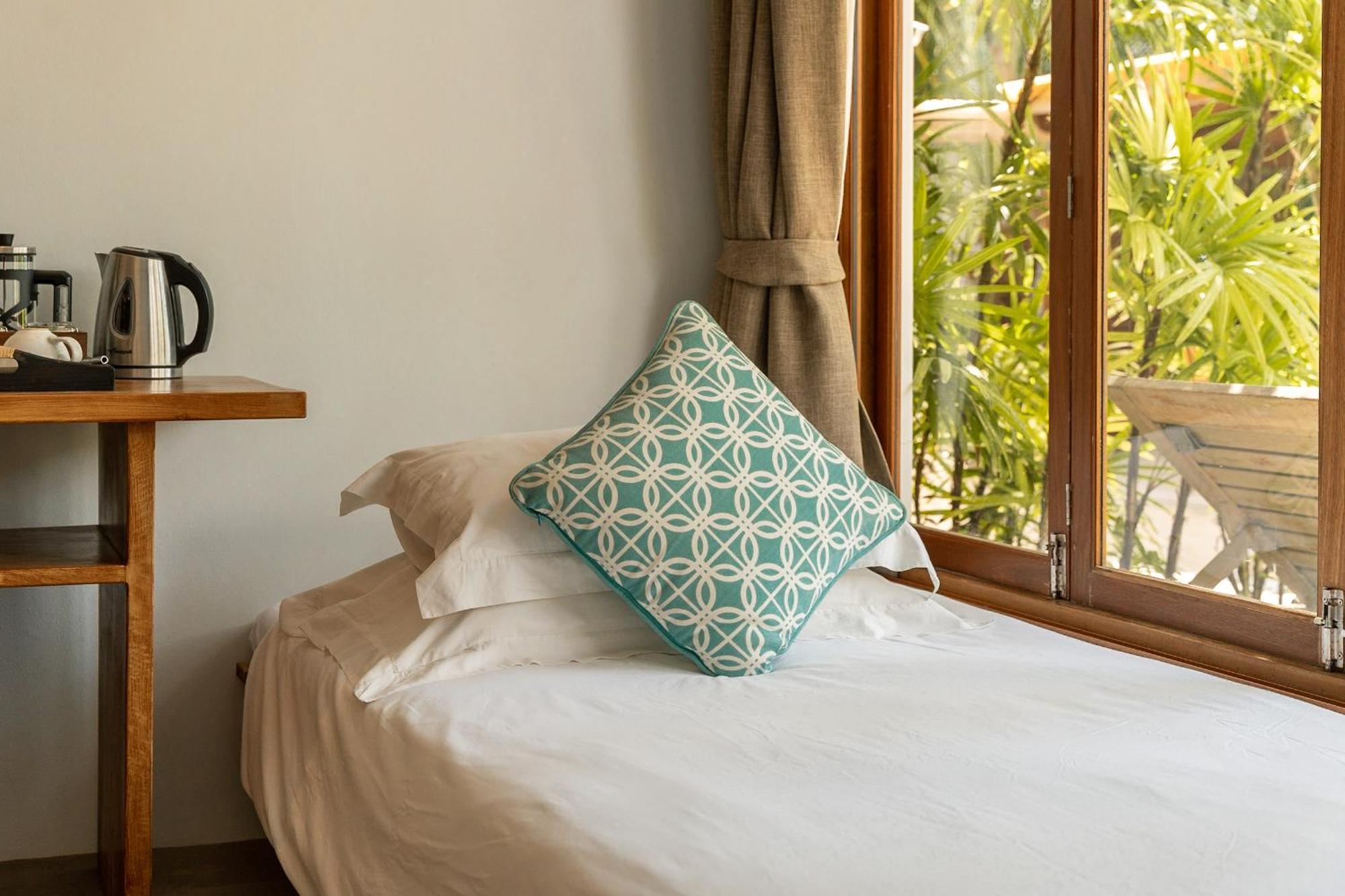 The Cove Hotell Panwa Beach Eksteriør bilde